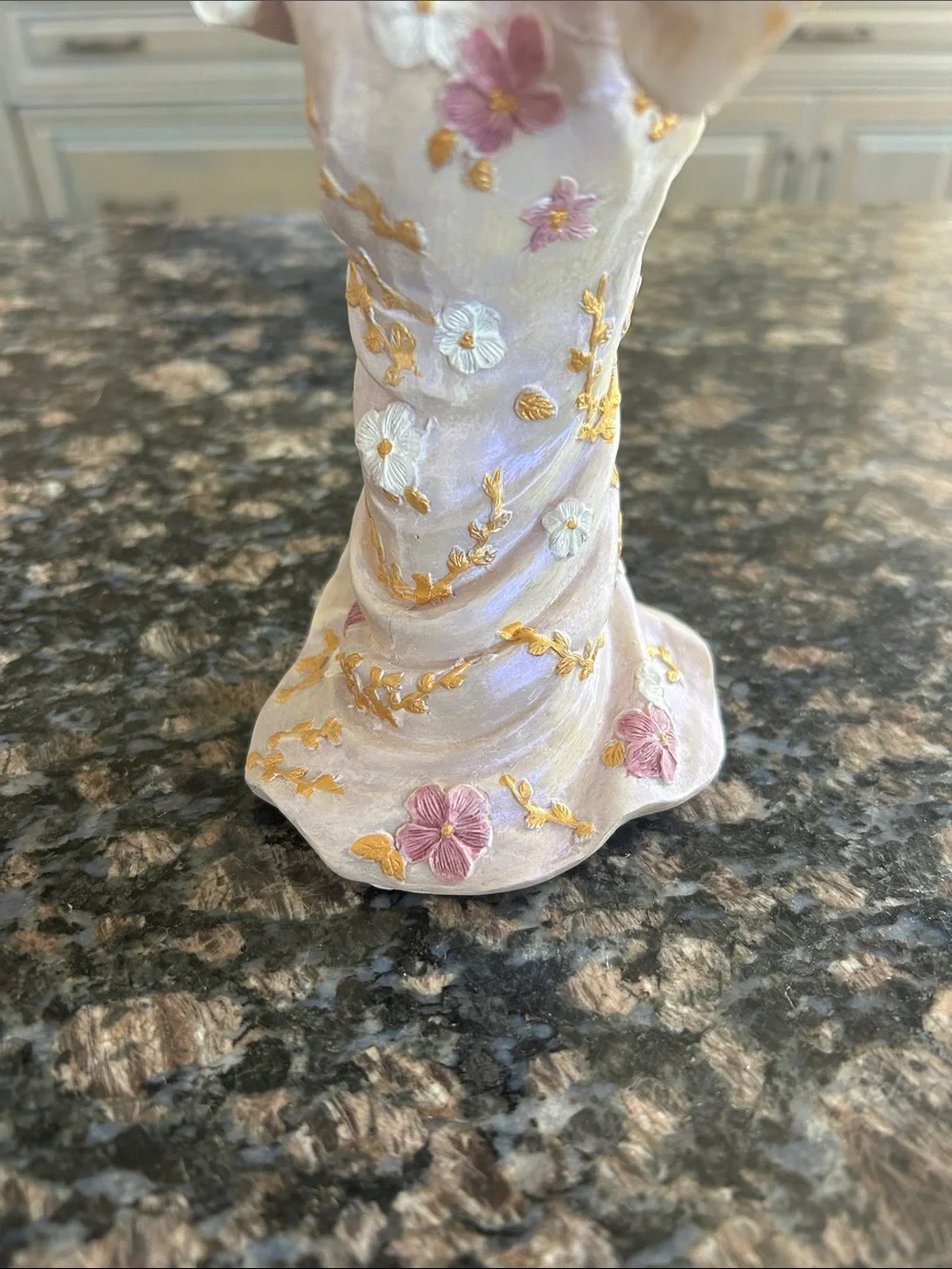 JAPANESE PORCELAIN GEISHA GIRL W UMBRELLA FIGURINE NWT